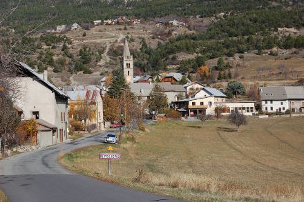 Arrivant à <strong>Eygliers</strong>