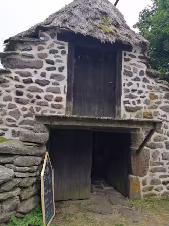 ♫ Entrez dans la grange ♬ ♩