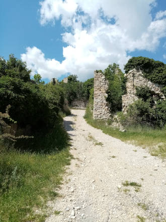 Les ruines de Noyers...
